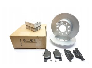 NOWY OE ZESTAW TARCZ Z KLOCKAMI TYŁ JZW698601BB