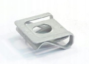 NAKRĘTKA ZACISKOWA PASA PRZEDNIEGO AUDI 8D0805960