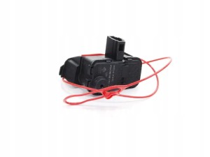 SIŁOWNIK KLAPKI WLEWU PALIWA AUDI 8K0862153H